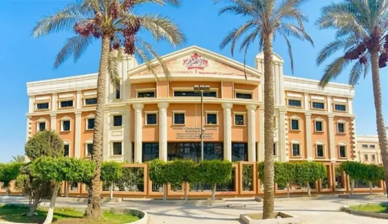 جامعة الأهرام الكندية